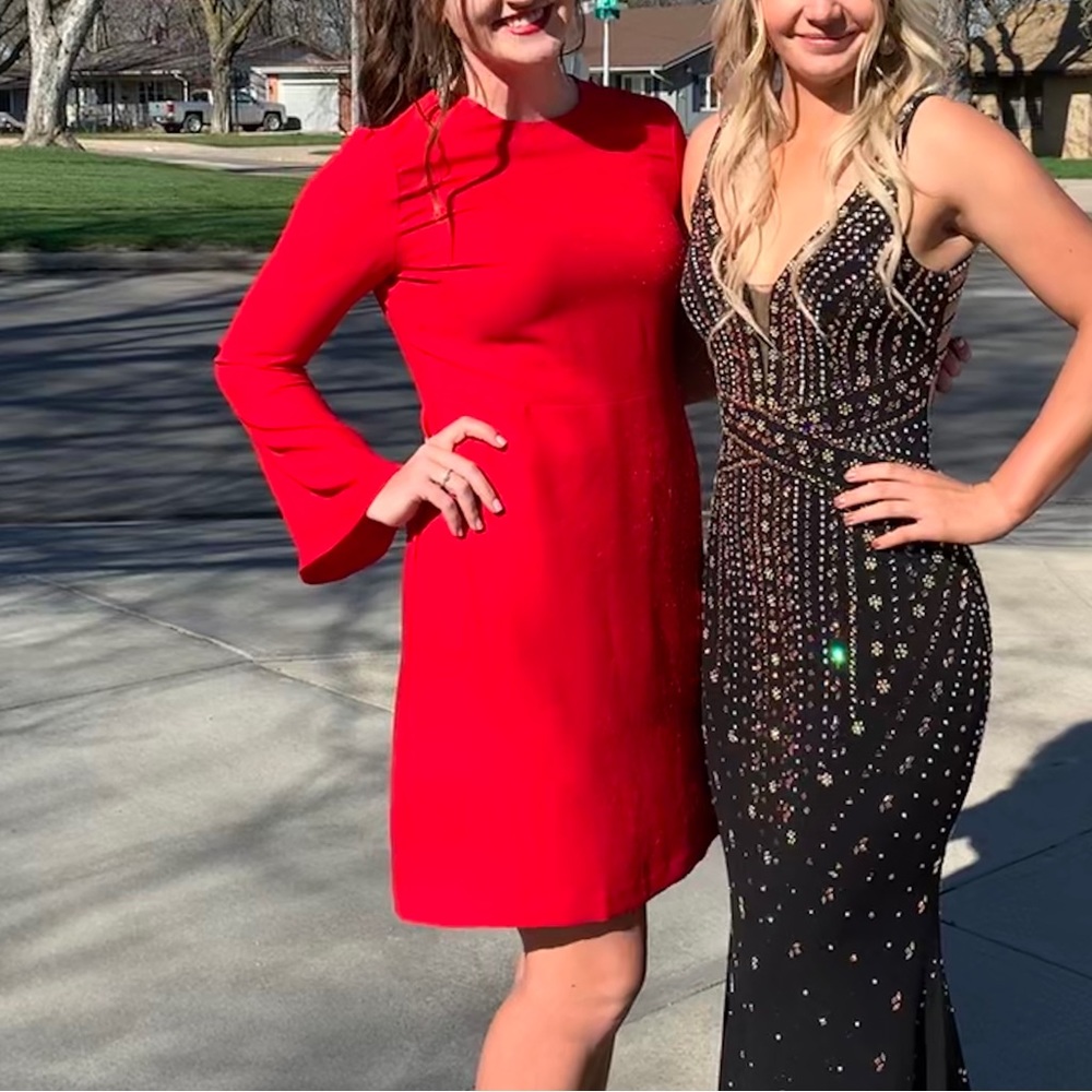 RED DRESS 💃🏻 Women’s Banana Republic Size 10 Open Back Red Cocktail Dress